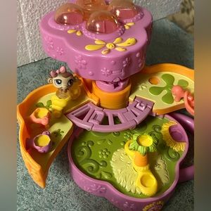 Littlest pet shop| teeniest tiniest monkey playset